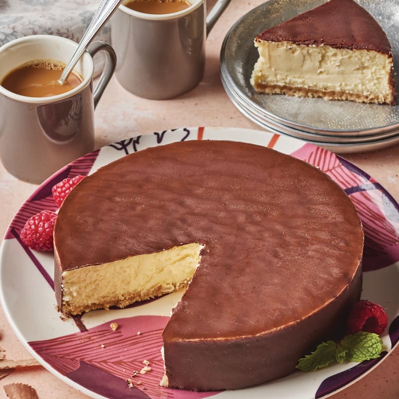 Chocolate Dipped Cheesecake (600 g)